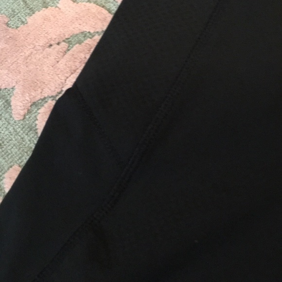 Athleta never worn lightweight excersise legging - Picture 5 of 5