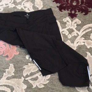 Athleta never worn lightweight excersise legging