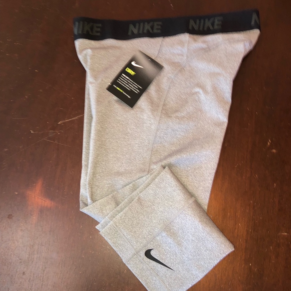‼️CLOSET CLEAR OUT‼️NWT NIKE LEGGINGS - Picture 1 of 4