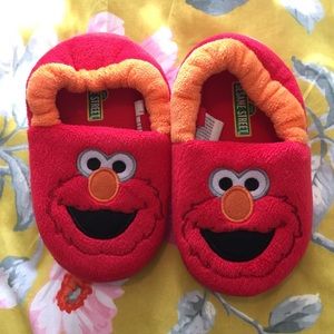 Sesame Street Elmo slippers