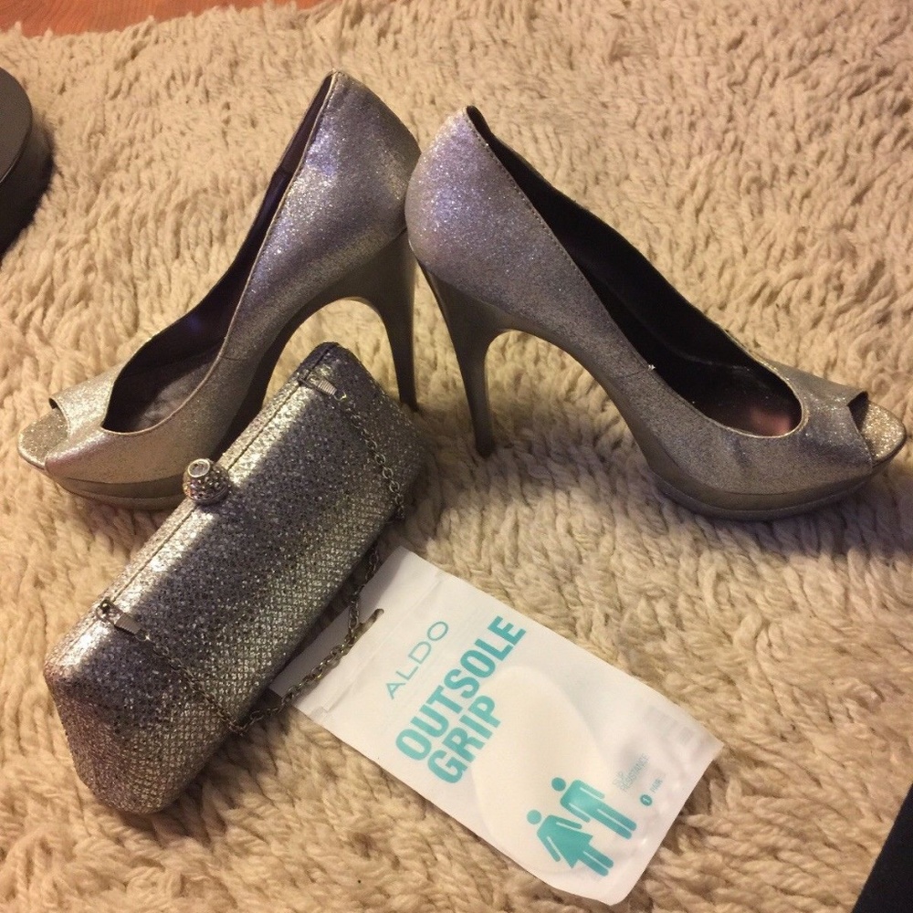 silver open toe heels W/ Clutch & new Aldo outsole