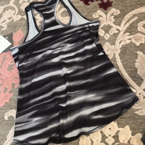 Athleta never worn tank top. - Picture 2 of 4