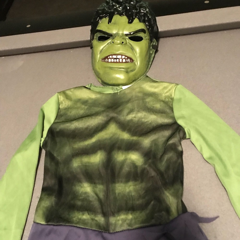 Kids s/size 6 Marvel hulk costume