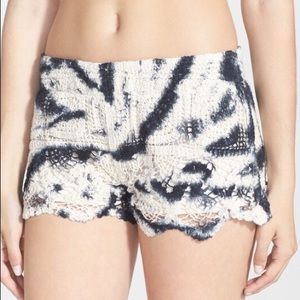 Surf Gypsy 🖤 Tie dye crochet short! Great quality