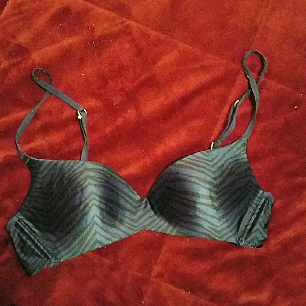 VS Pink V-neck