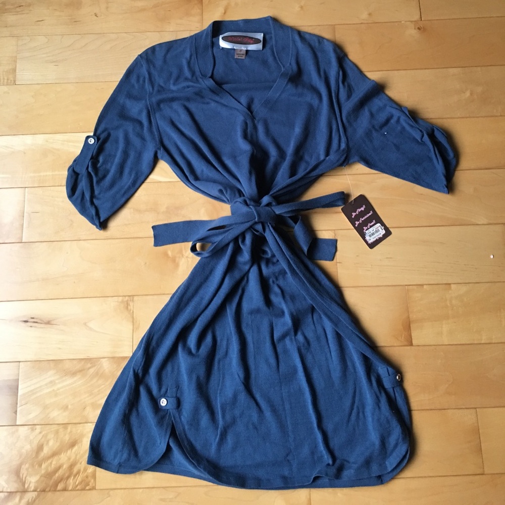 Light weight sweater dress NWT small
