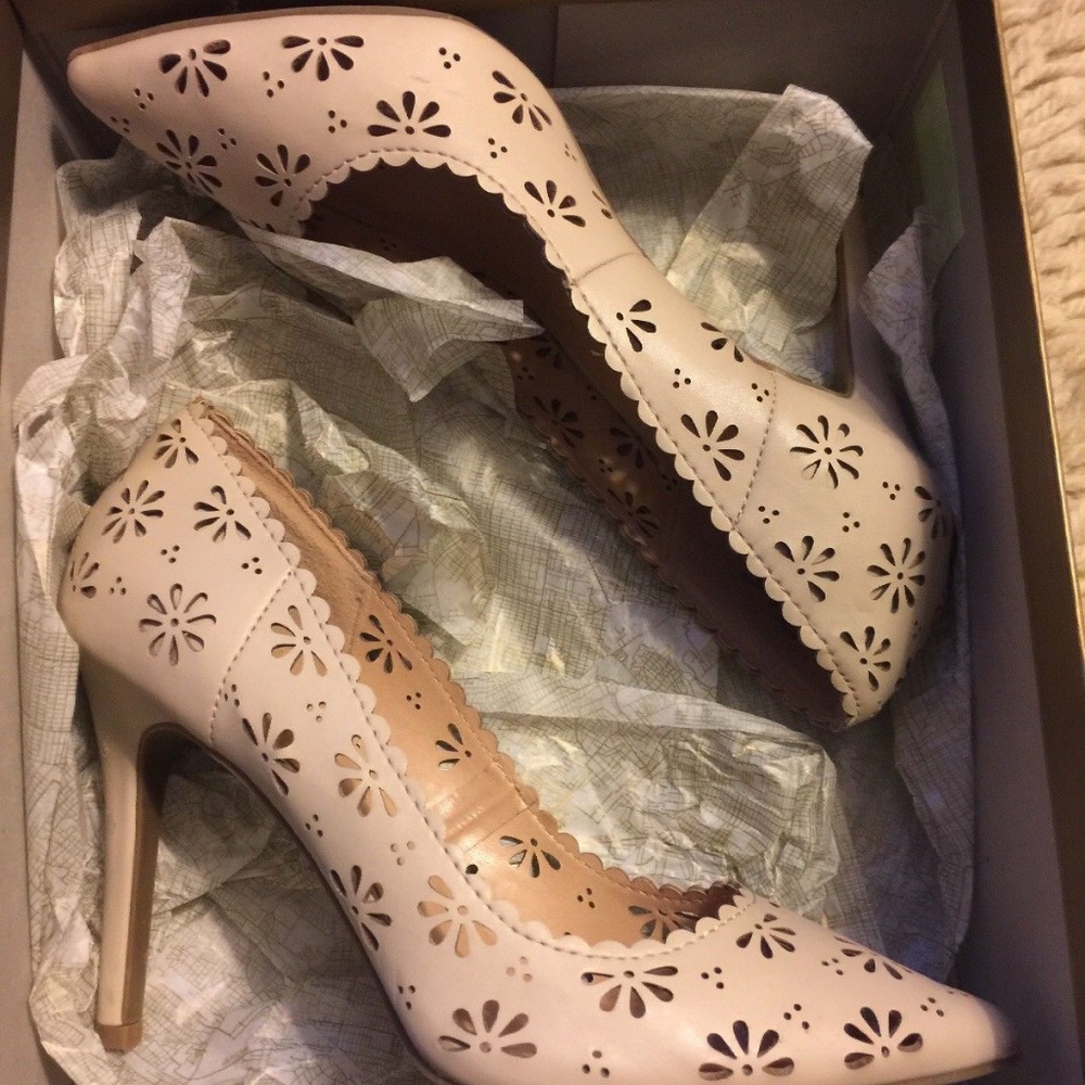 LC Lauren Conrad Confetti Ivory Heels Size 9