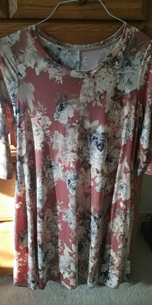 New Medium SOFT floral tunic
