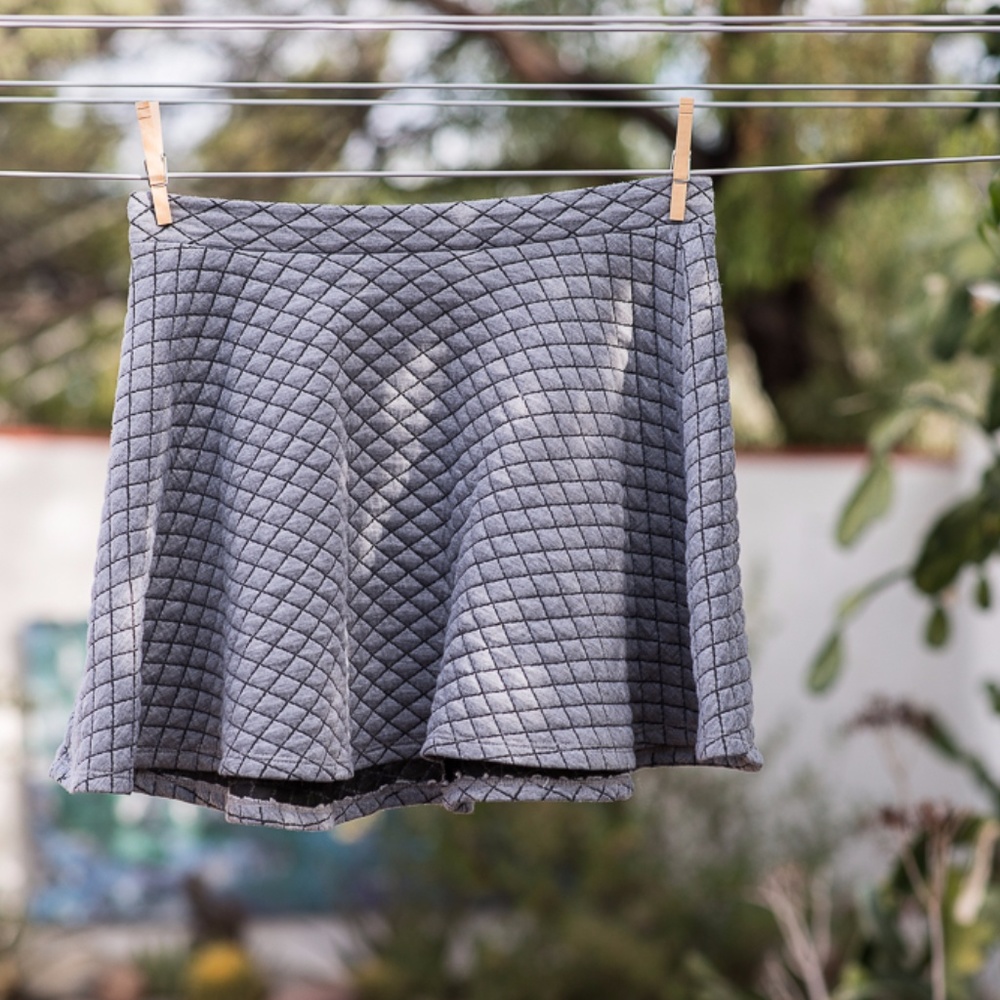 Checkered grey skirt