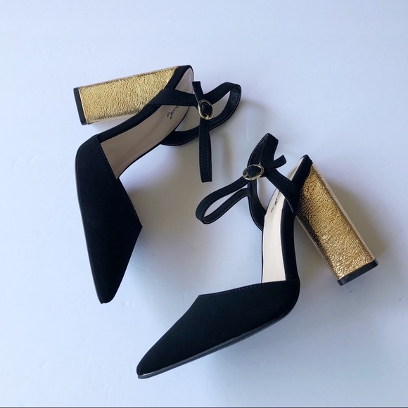 Black pointed too gold heel 1 LEFT!! - Picture 3 of 7
