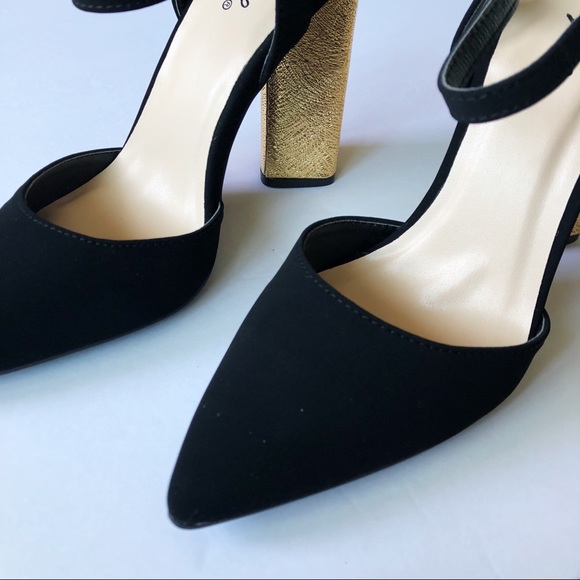 Black pointed too gold heel 1 LEFT!! - Picture 4 of 7