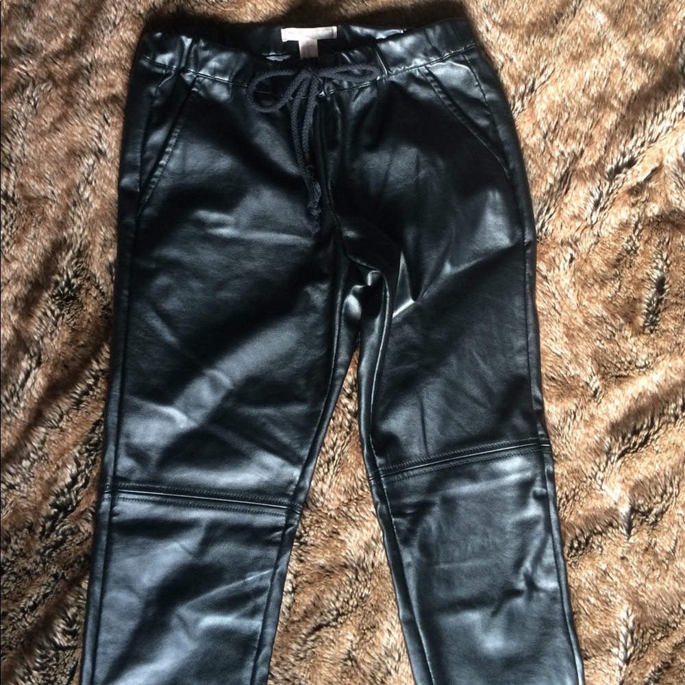 Vegan leather joggers - Picture 3 of 3