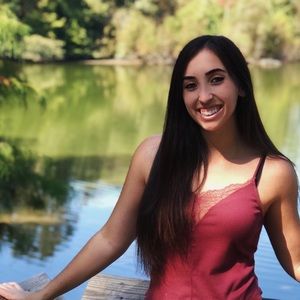 Meet your Posher, Shana