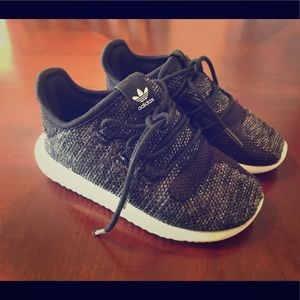 Adidas Tubular’s toddler size