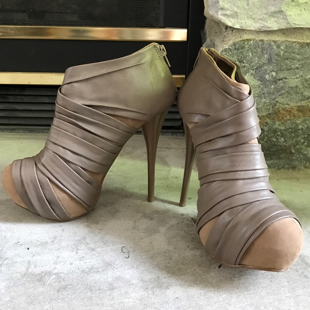 Qupid faux leather high heels