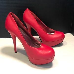 Bamboo Size 8 Pumps Heals Bombshell Red