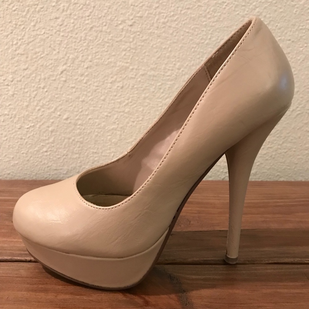 Nude Platform Pumps