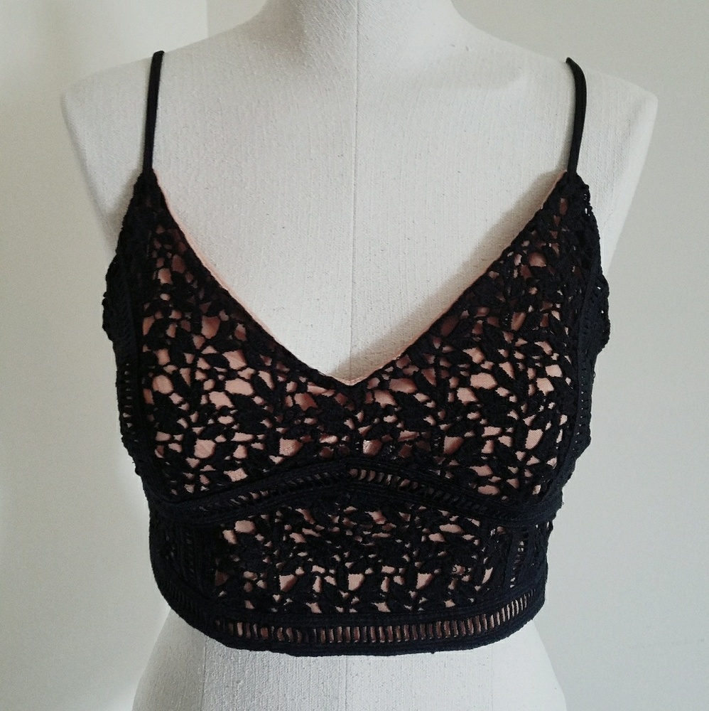 Kendall & Kylie cropped lace top