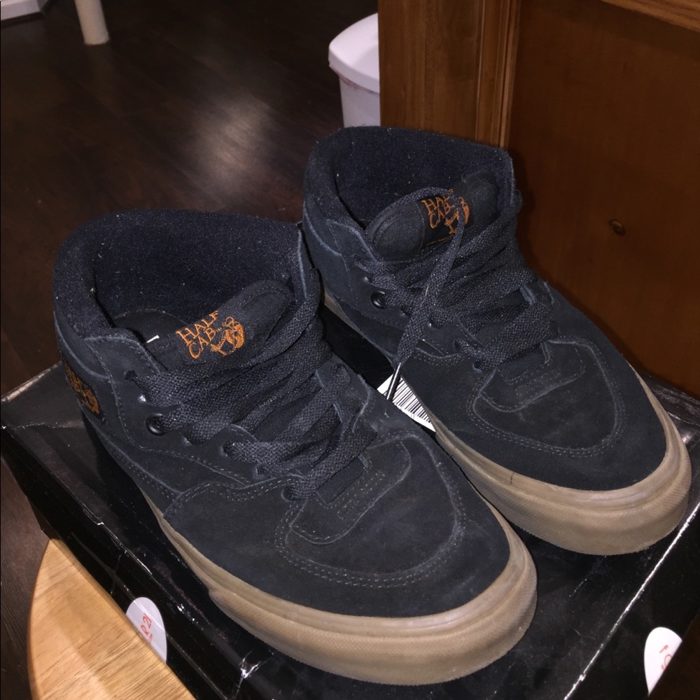 Vans half cab size 8 in men's. Brand new!