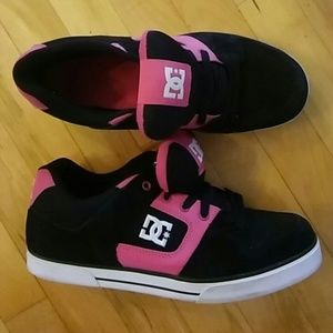 DC skate shoes