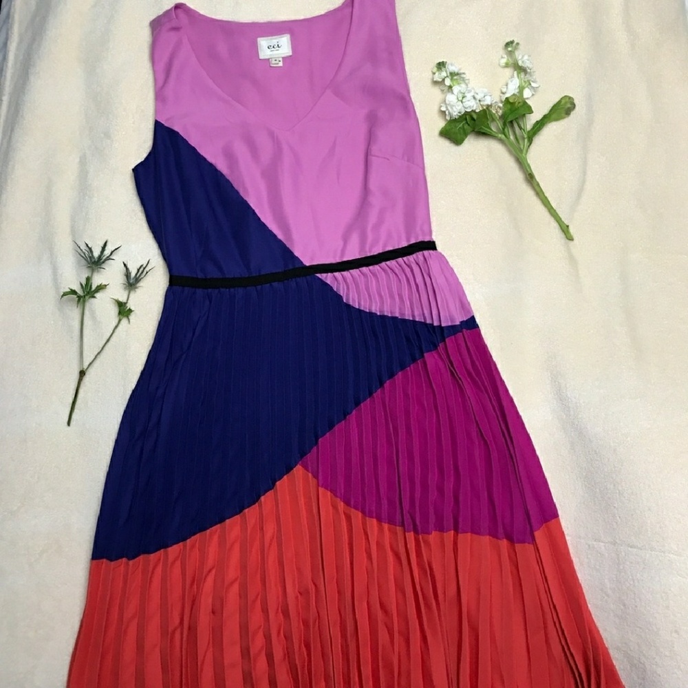 Gorgeous knee length ECI dress size 8