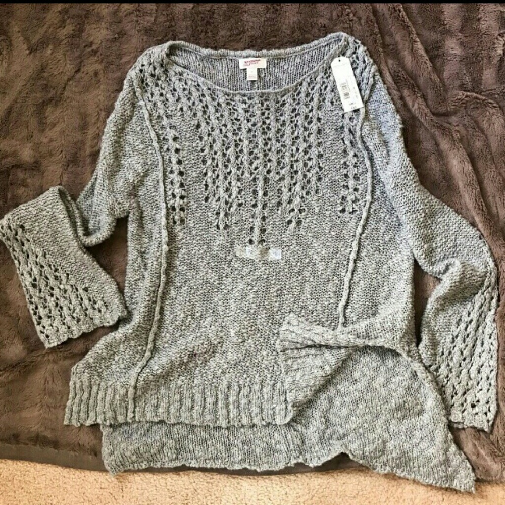 NWOT ARIZONA GRAY KNITTED SWEATER