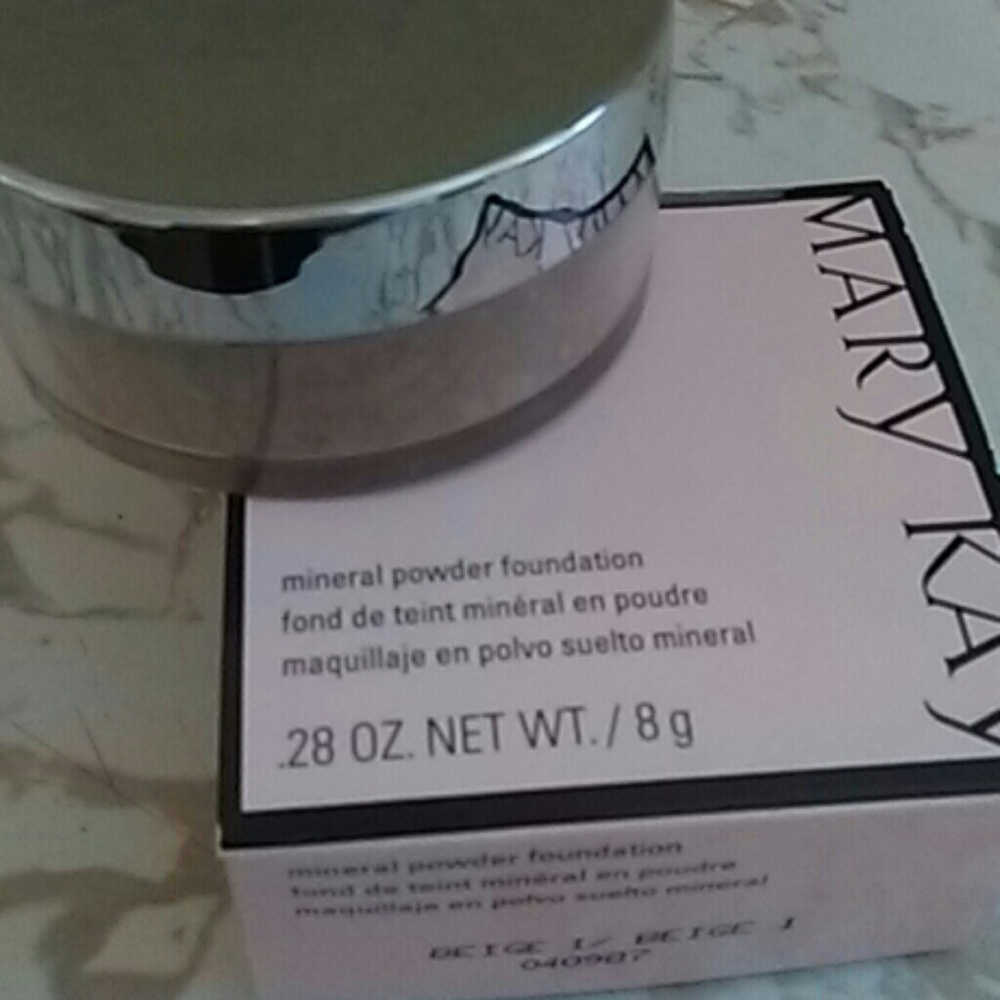 MaryKay mineral powder foundation