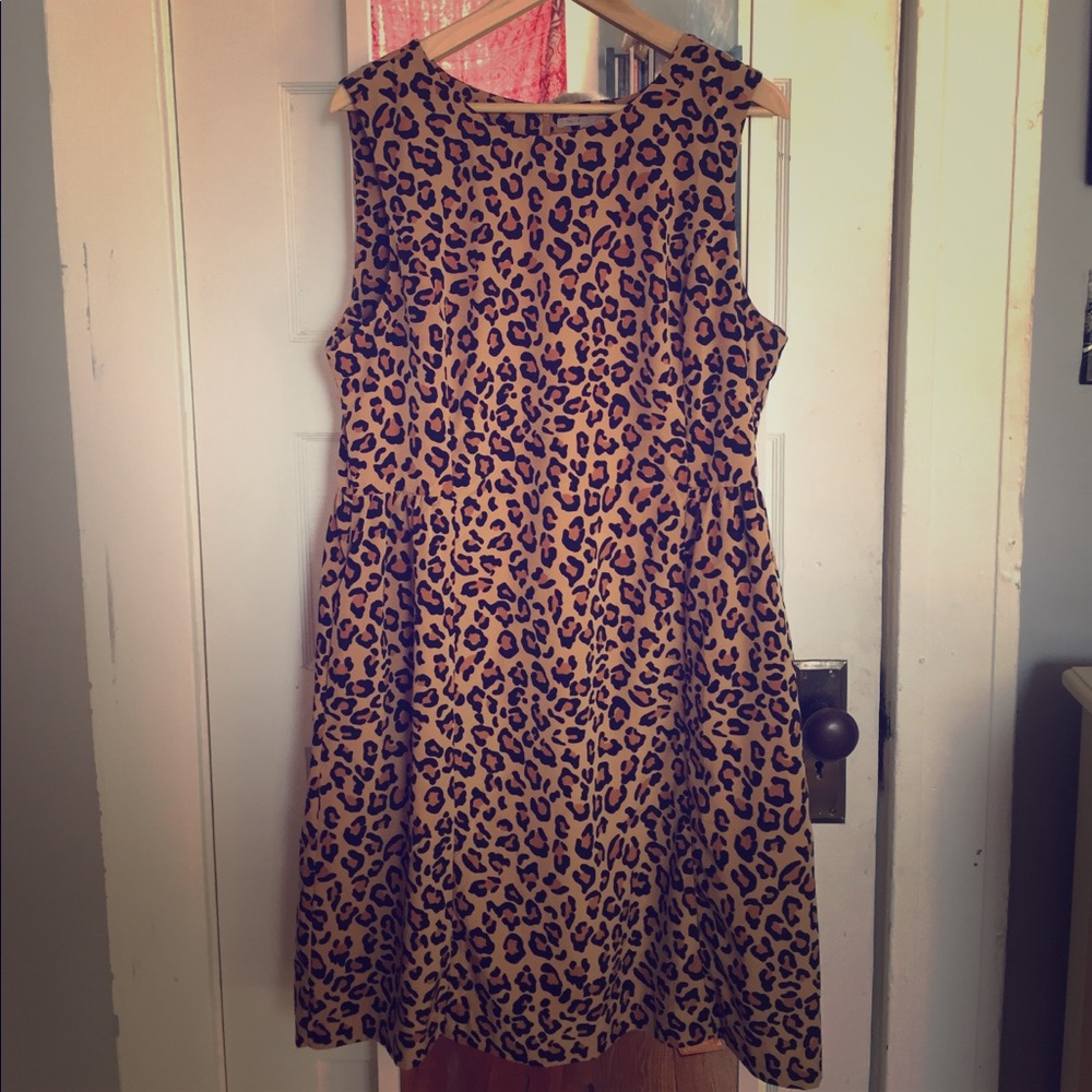 Gap leopard print shift dress w/ pockets!!!