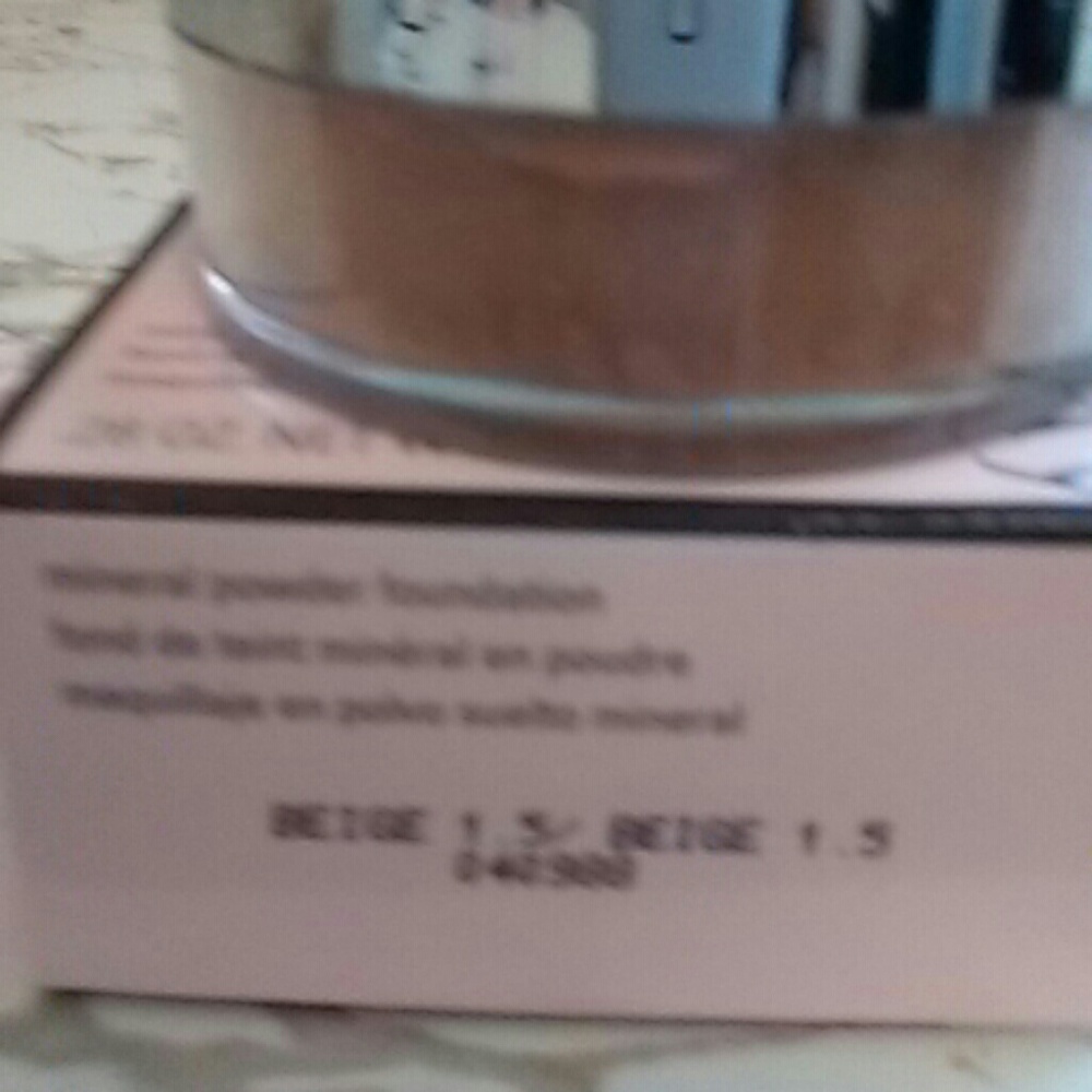 MaryKay mineral powder foundation