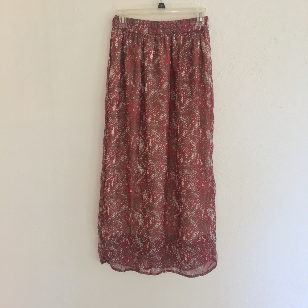 Super cute maxi skirt!