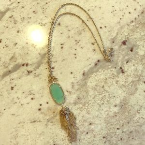 Kendra Scott necklace