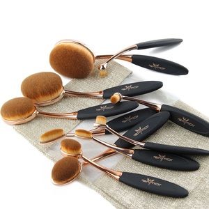 Oval Brushes Makeup Set