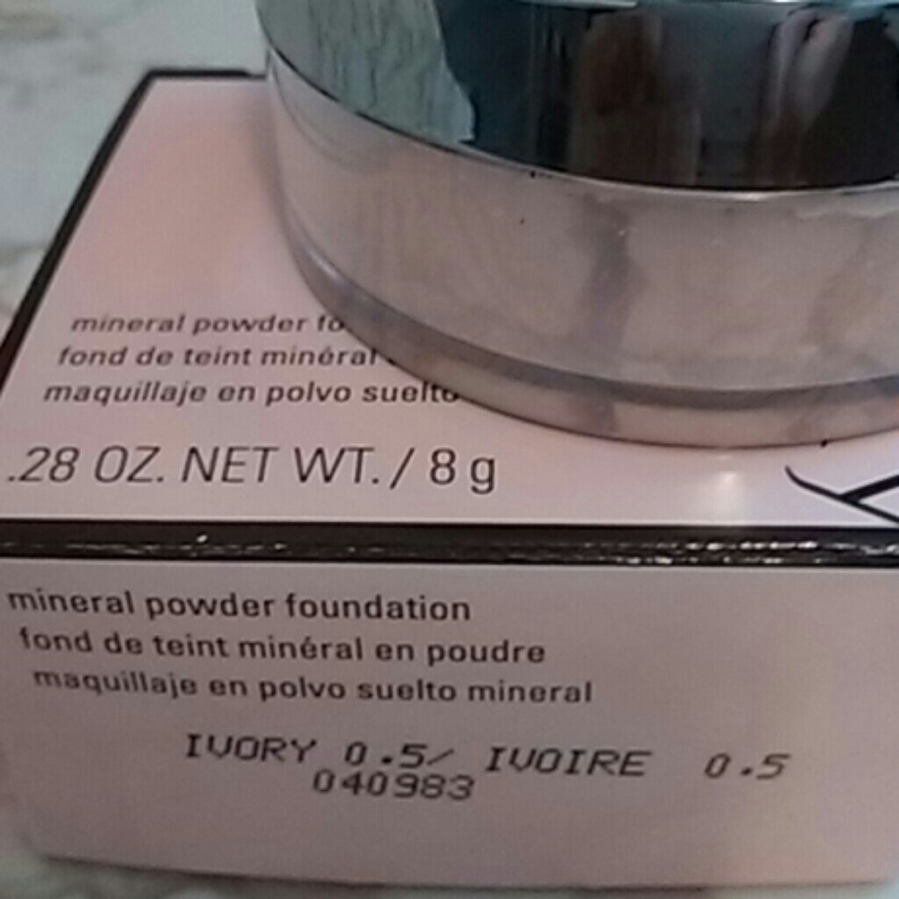 MaryKay mineral powder foundation