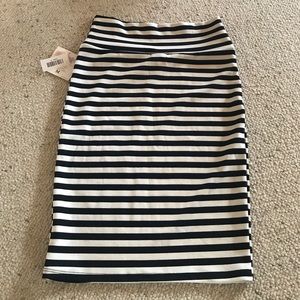 Brand new LulaRoe Cassie skirt. Size medium