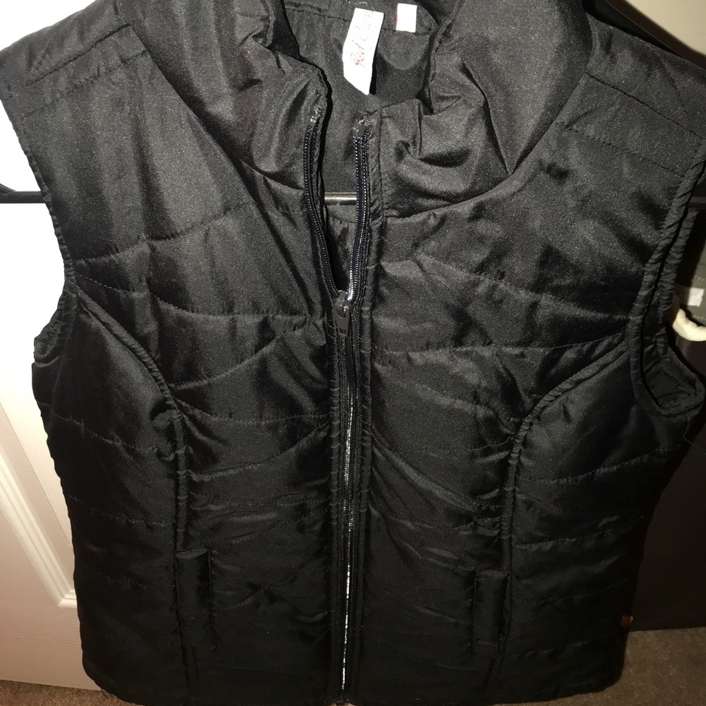 Black puffer vest
