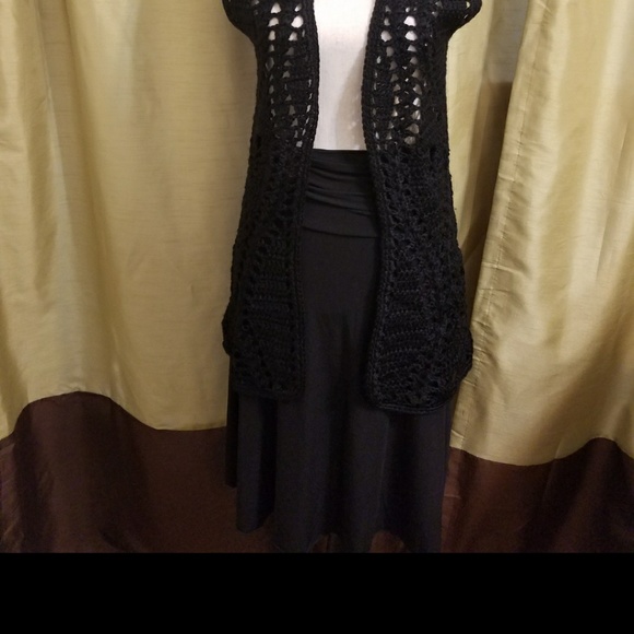 BLACK PLEADED FLARE SKIRT - Picture 5 of 5