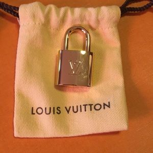 Louis Vuitton lock felt dust bag no key # 453