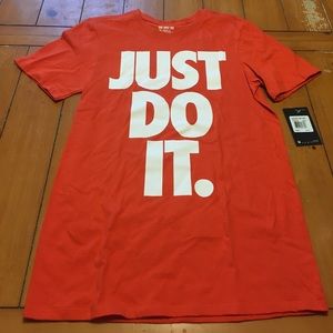 BRAND NEW WITH TAG NIkE SHiRT