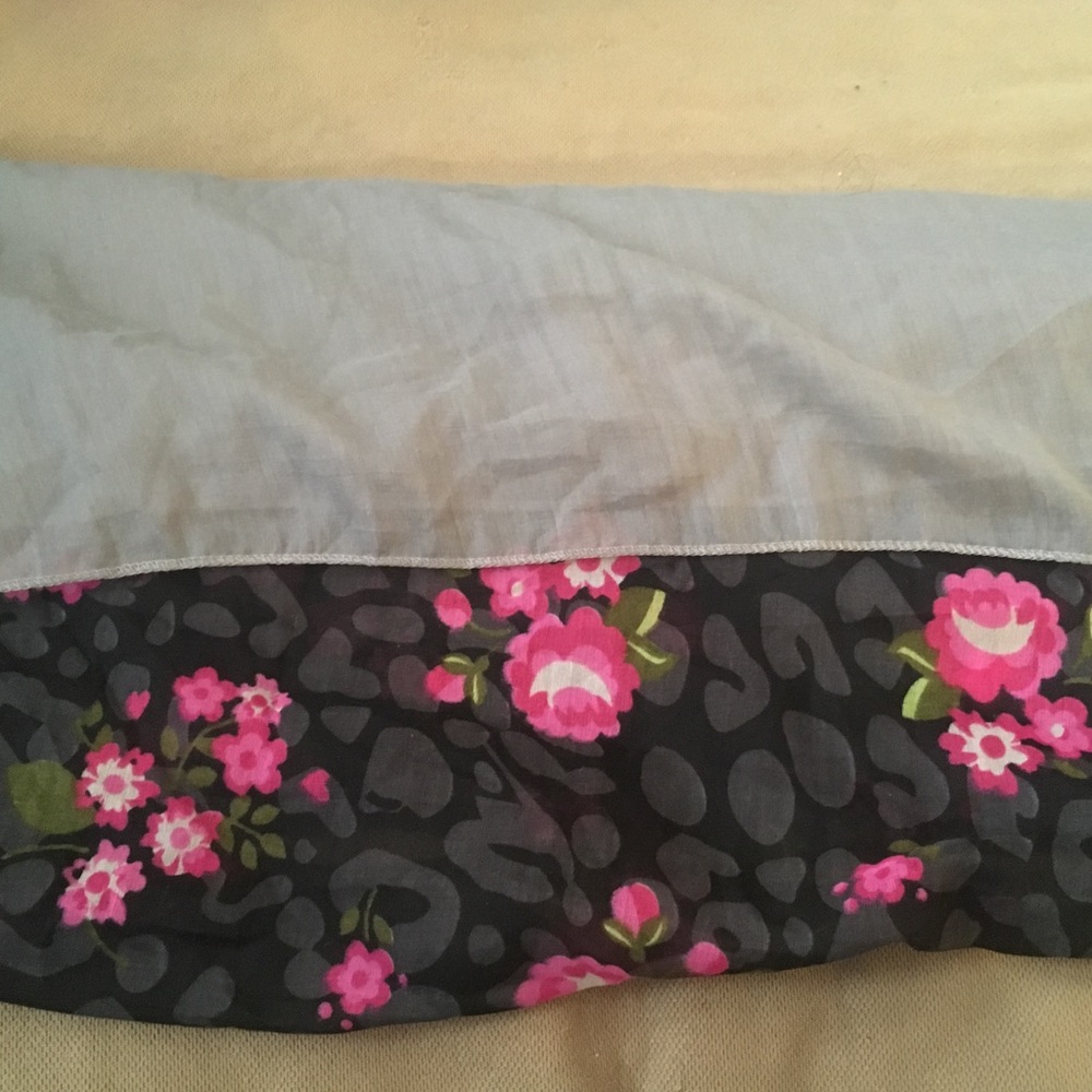 2 thin infinity scarves