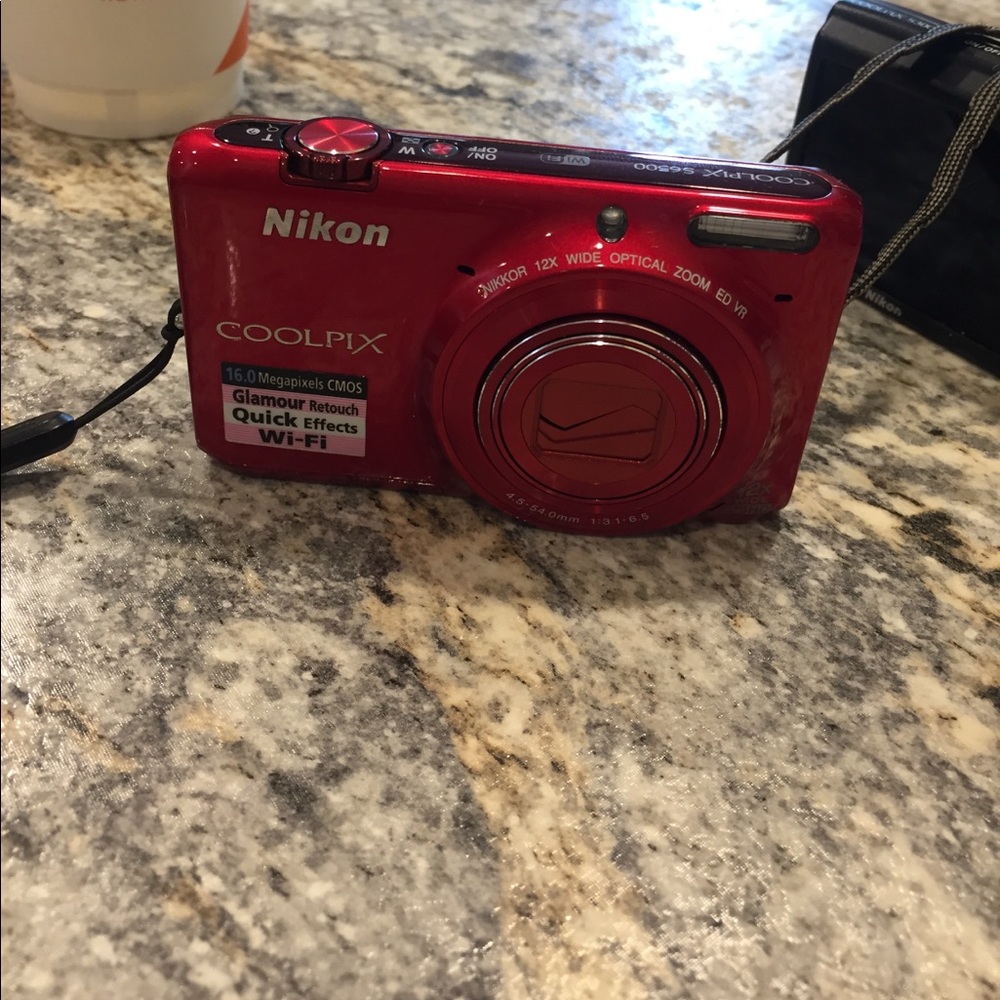 Nikon coolpix s6500