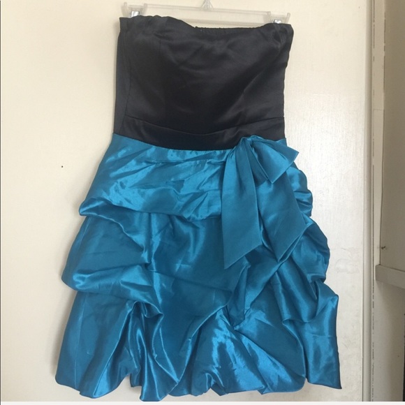 Fancy Dress Size 5 - Picture 2 of 4