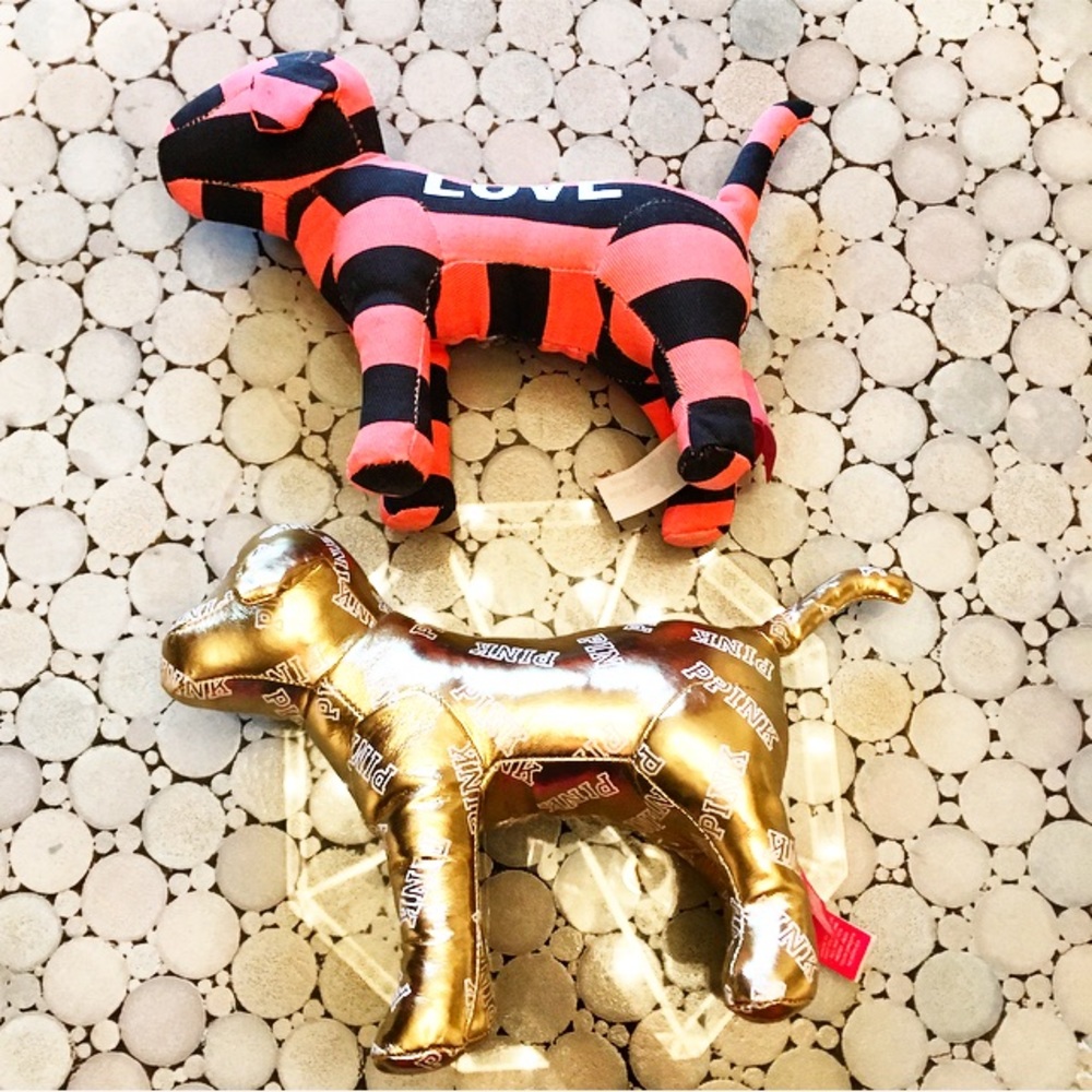 VS Pink Dogs