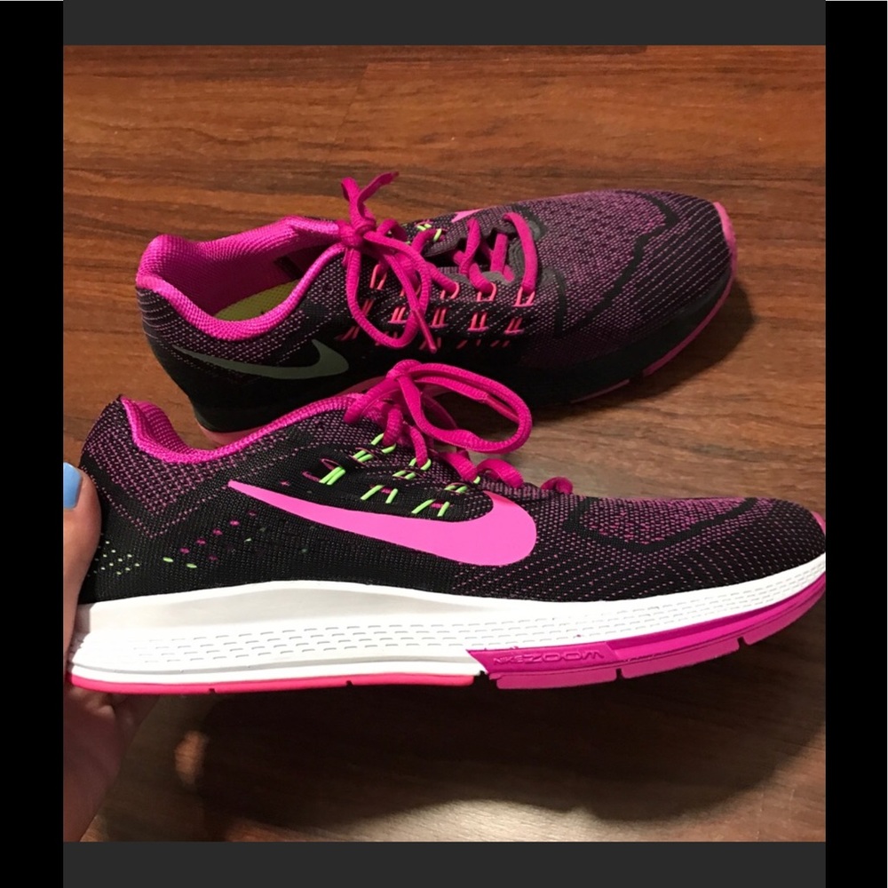 NWOT Nike sneakers size 9