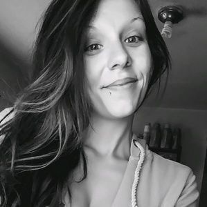 Meet your Posher, Hillary