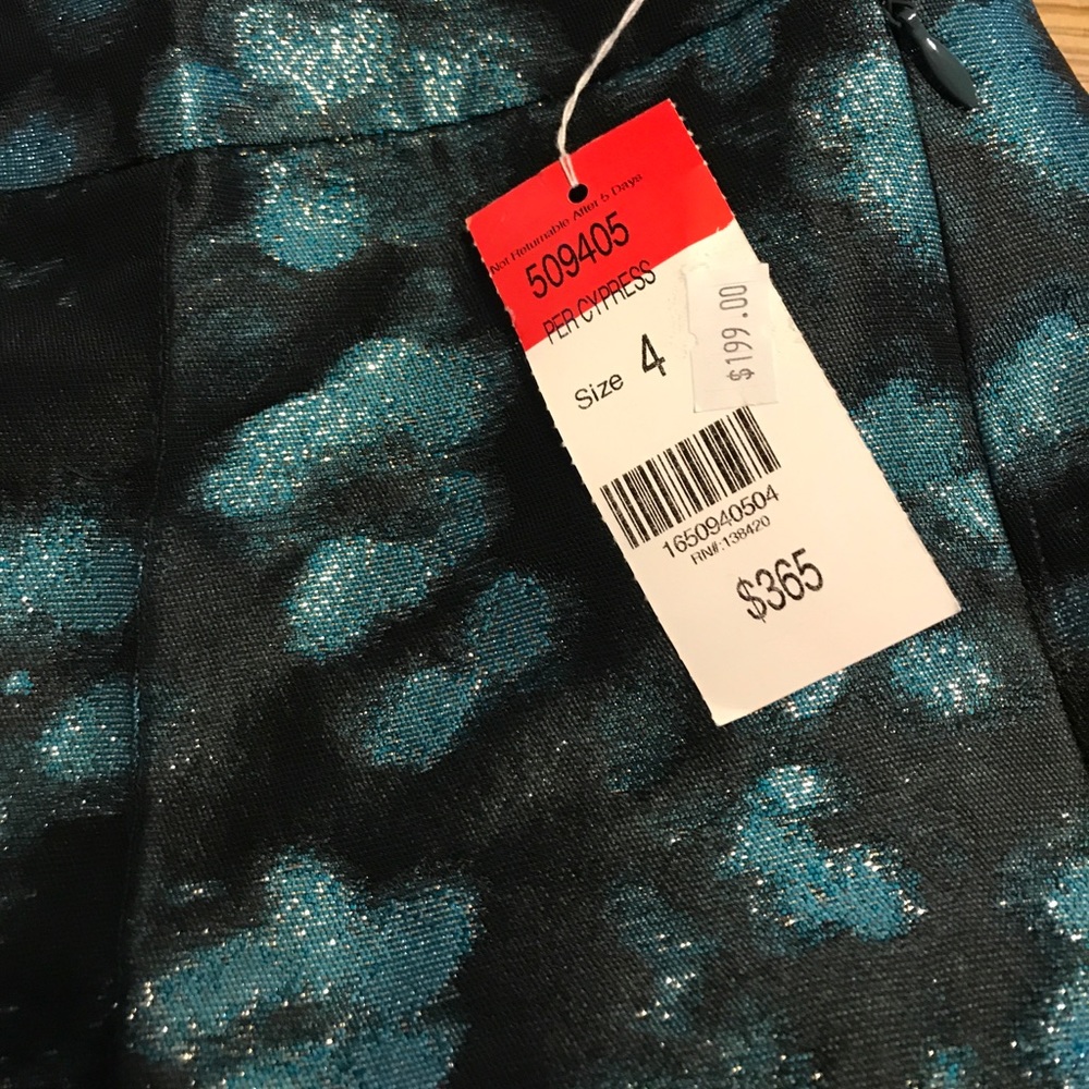 Super Cute Designer Pants Per Se Size 4  NWT 😍
