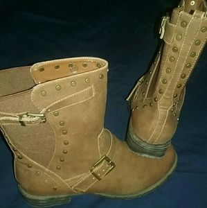 Ladies rustic look moto boots
