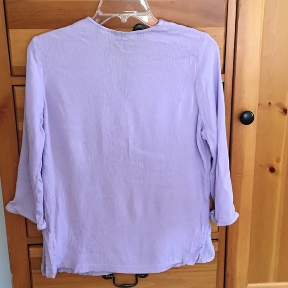 CD Petites: lavender long-sleeved top Front lines - Picture 3 of 5