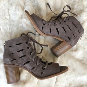 Vince Camuto Gladiator Block Heel NEW