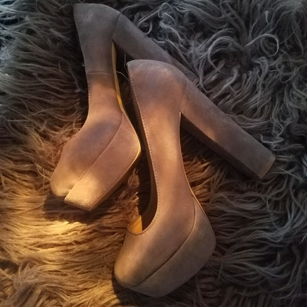 Steve Madden chunky gray heels