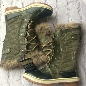 sorel tofino ii hiker green